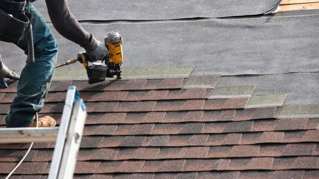 hero-Benefits-of-Hiring-a-Local-Roofing